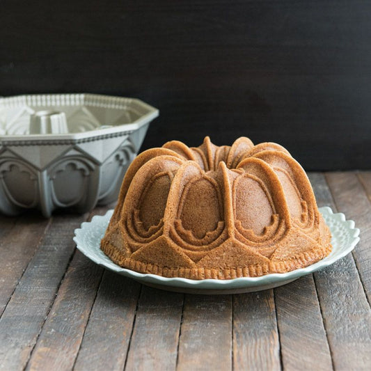 Modelo Deluxe Bundt Cake Keeper. Práctico portatartas de Nordic Ware en  Lecuine.