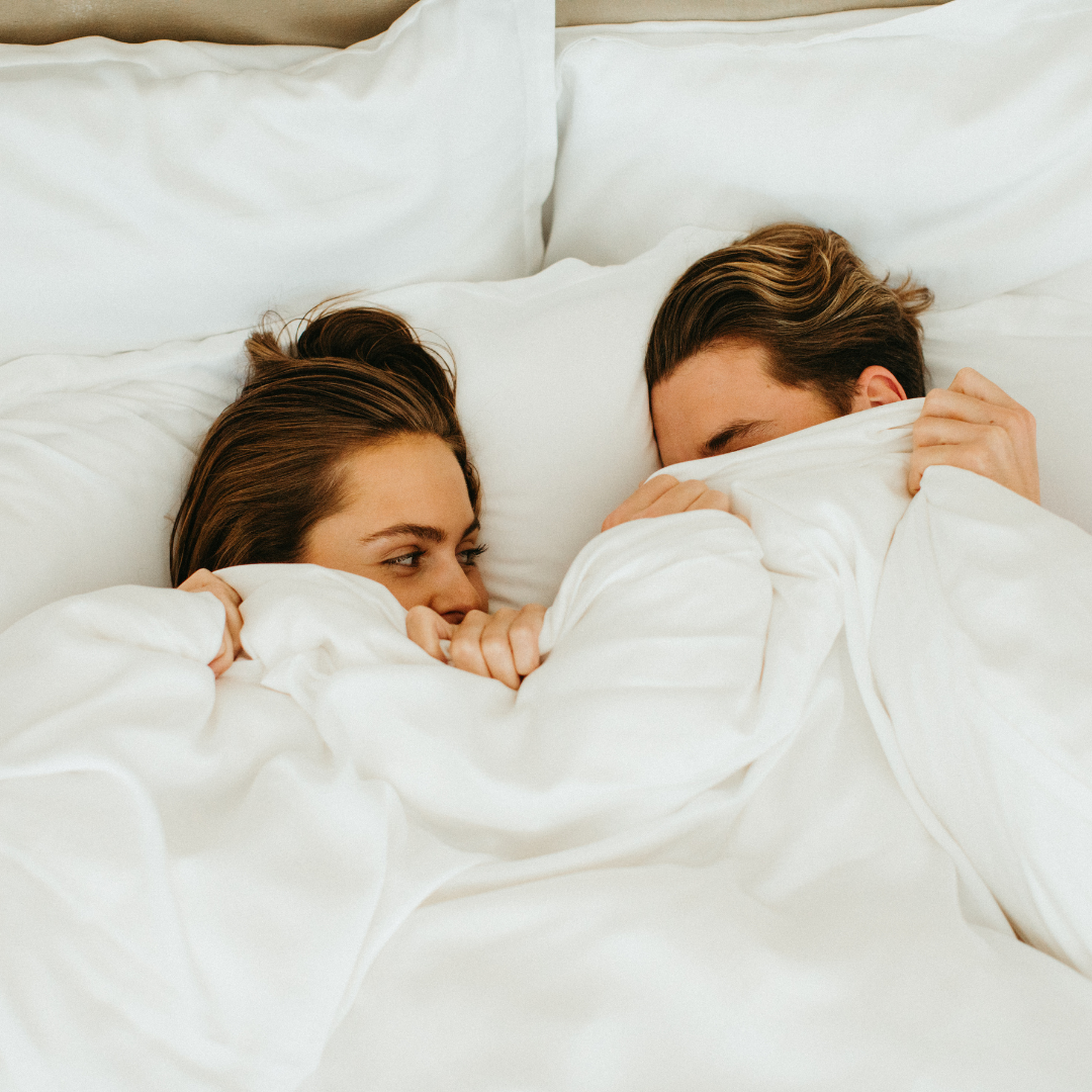 Hymne formeel regen Acht voordelen van naakt slapen: zo gezond is slapen zonder kleren aan –  Coco & Cici