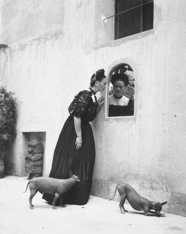 frida kahlo animal lover