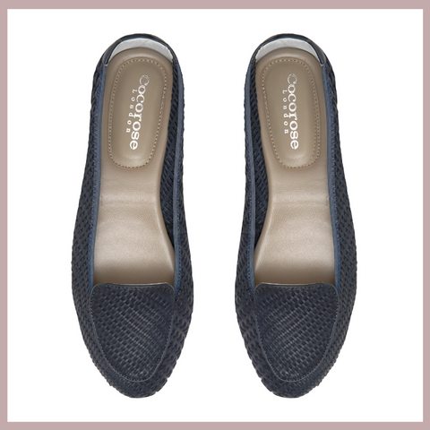 Navy loafers. The perfect flats for that nautical feeling.