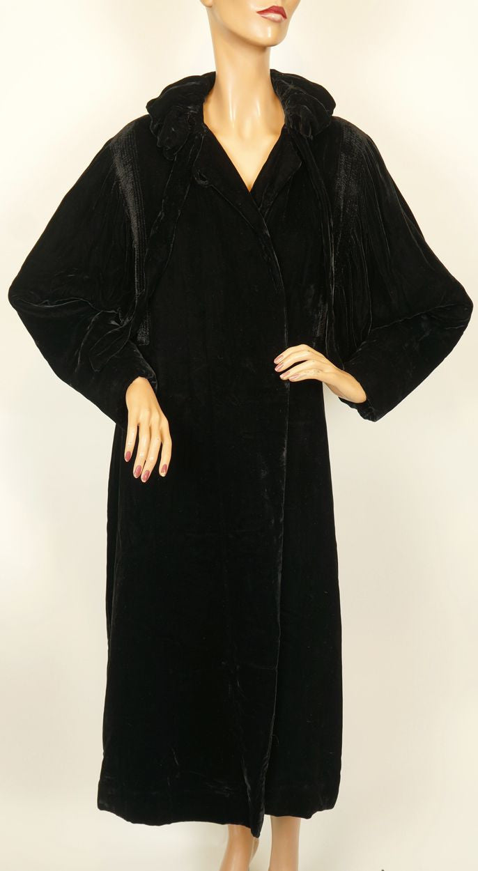 1930s Black Velvet Coat Opera Coat Size S / M