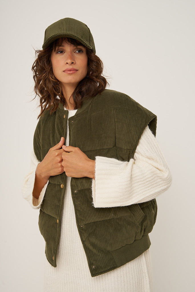 amiur-mouton poncho over vest- | nalans.com