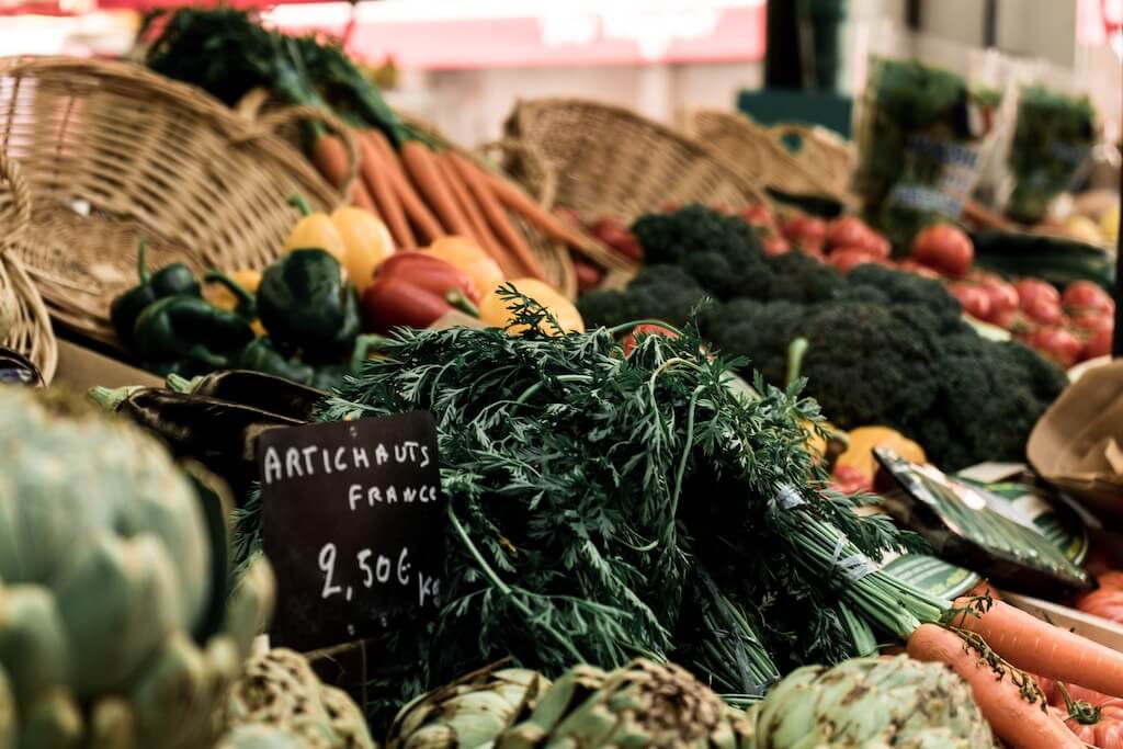 best vegetable puns - vegetables at market