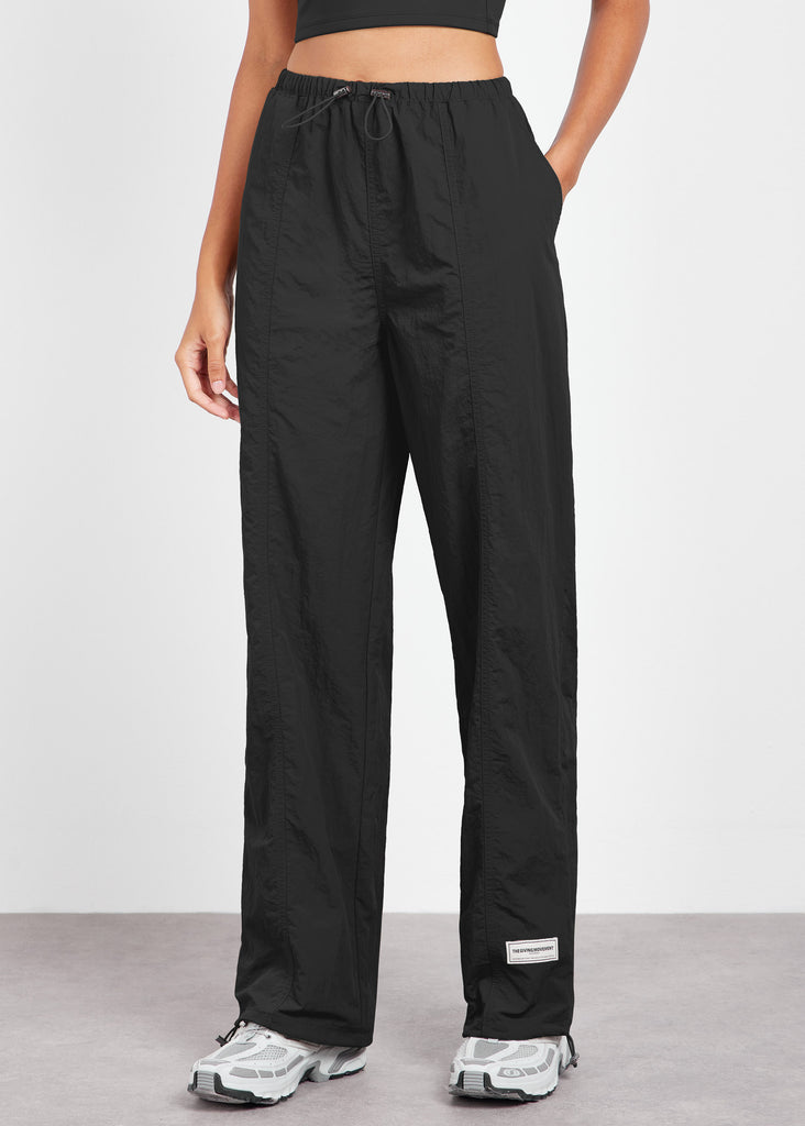 Curve Pants (Jogging pants) – the wide-leg from Kodangs, presenting  Oversize Jogging Pants with an elastic waistband. These pants come