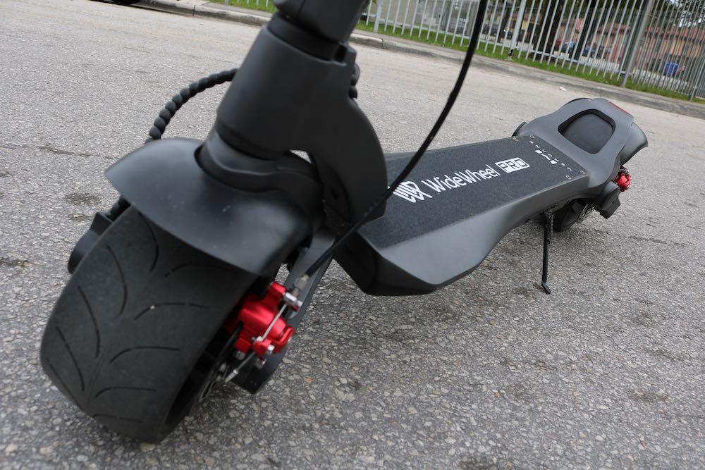 🛴 Mercane 2020 WideWheel PRO - 1000W Electric Scooter New – fluidfreeride.eu