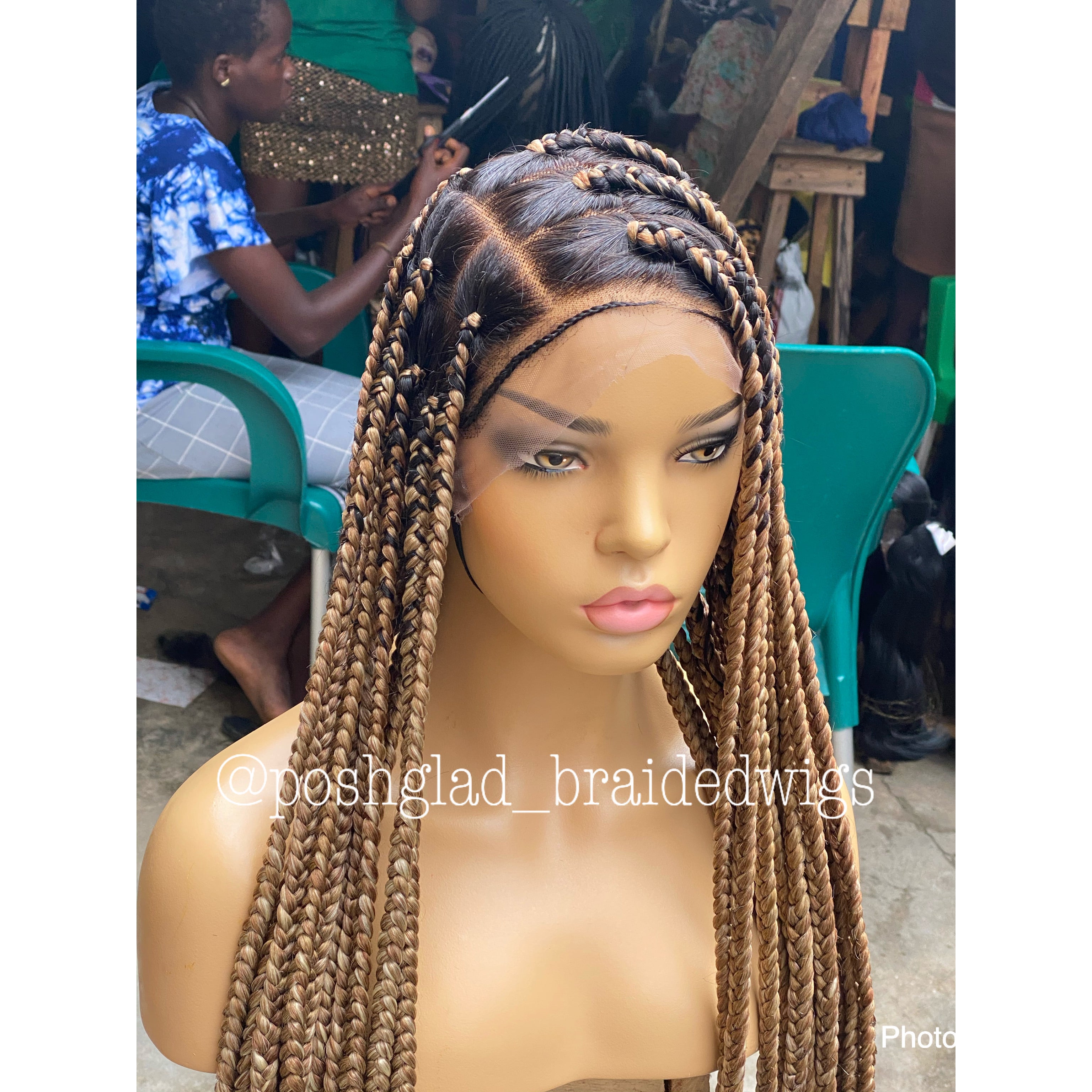 Featured image of post Medium Knotless Box Braids With Color