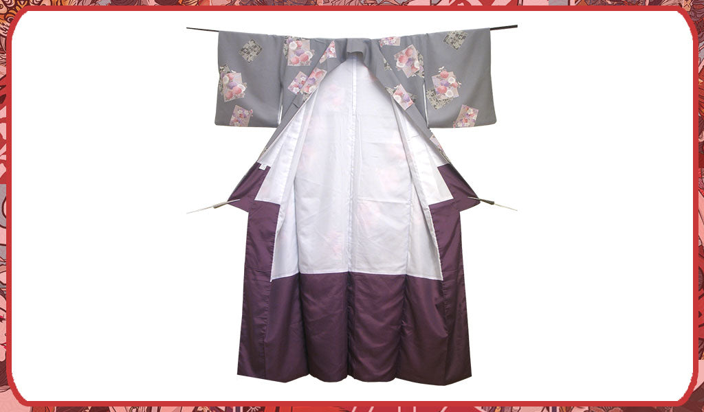 komon kimono ouvert et suspendu 