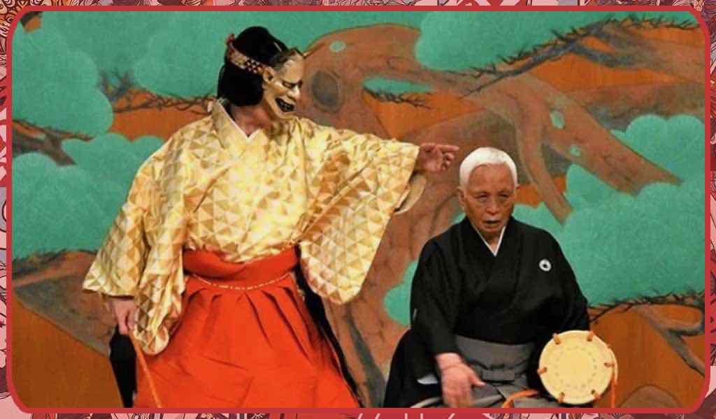 Deux personnes dans une piece de theatre japonais No. Ils portent un kimono et un masque hannya