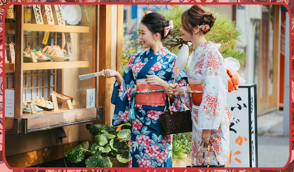 tissus de kimono japonais porté par deux femmes asiatiques à Tokyo