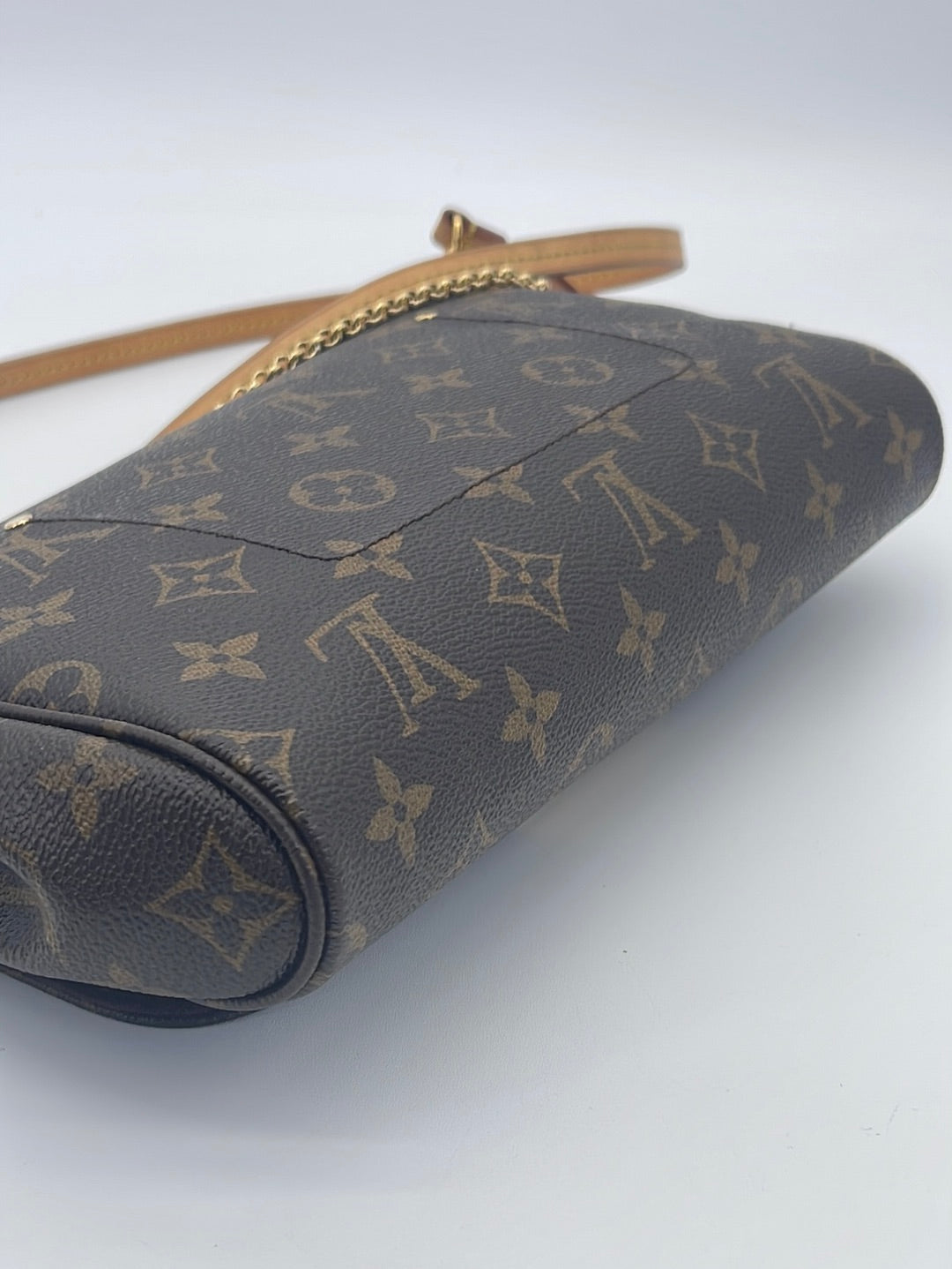 Discontinued PRELOVED Louis Vuitton Favorite MM Monogram Bag