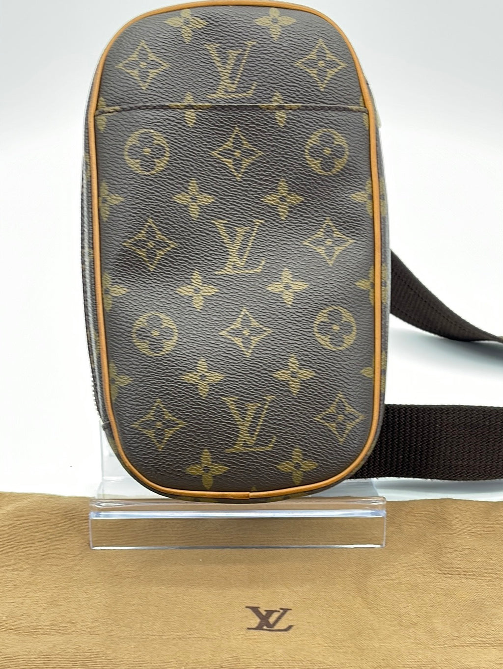 Vintage Louis Vuitton Saint Cloud Black Epi Leather Mini Shoulder Bag  TH0945 011123