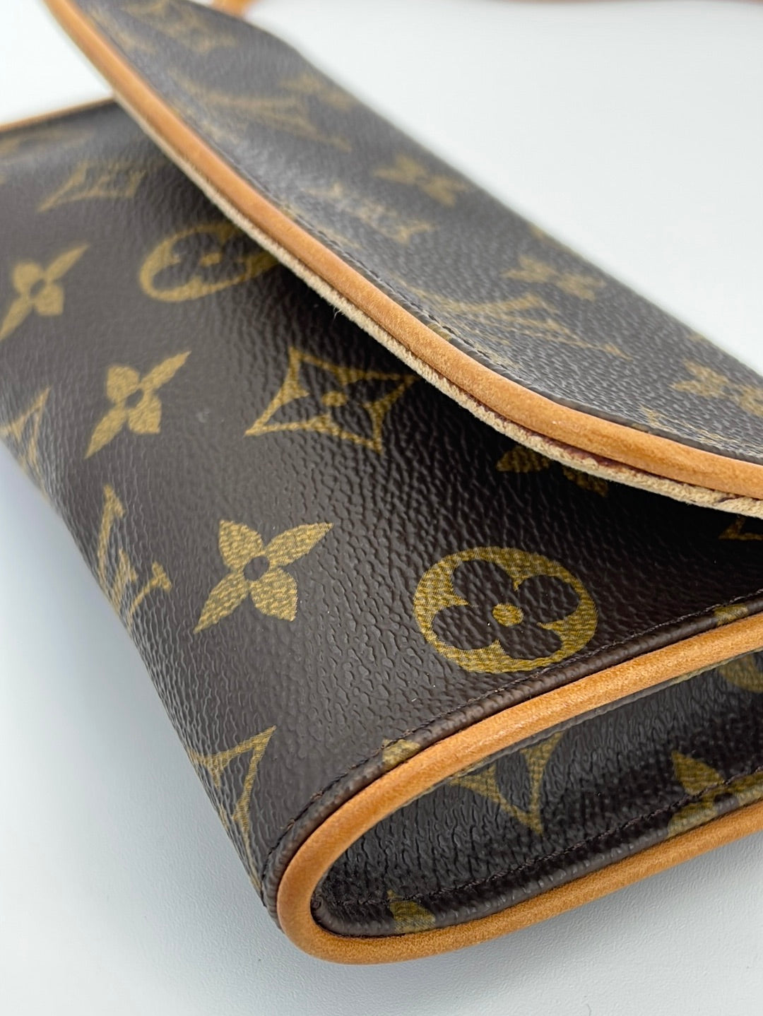 NTWRK - PRELOVED Louis Vuitton Discontinued Pochette Twin GM Monogram Cr