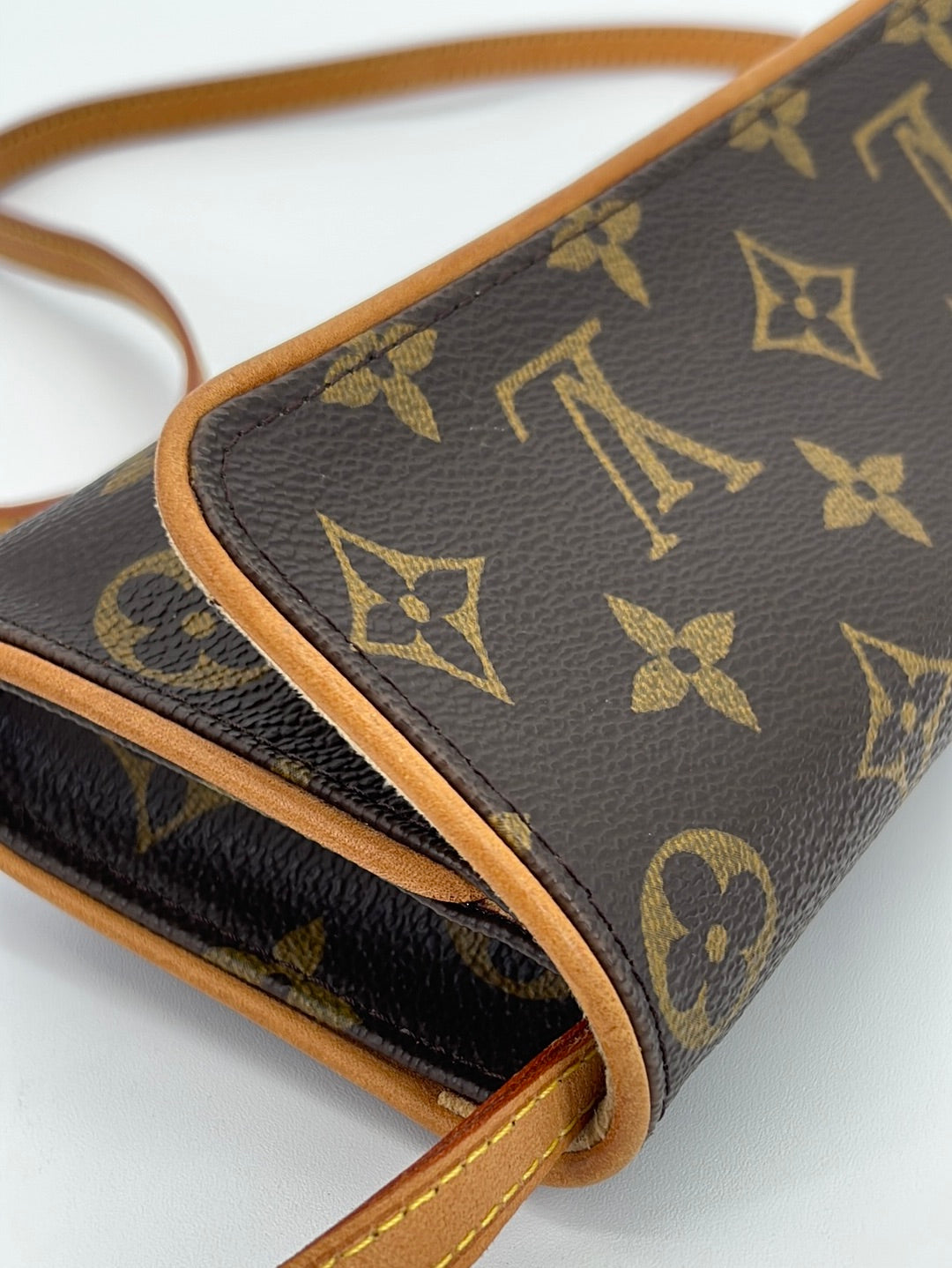 PRELOVED Louis Vuitton Discontinued Pochette Twin GM Monogram Crossbod –  KimmieBBags LLC