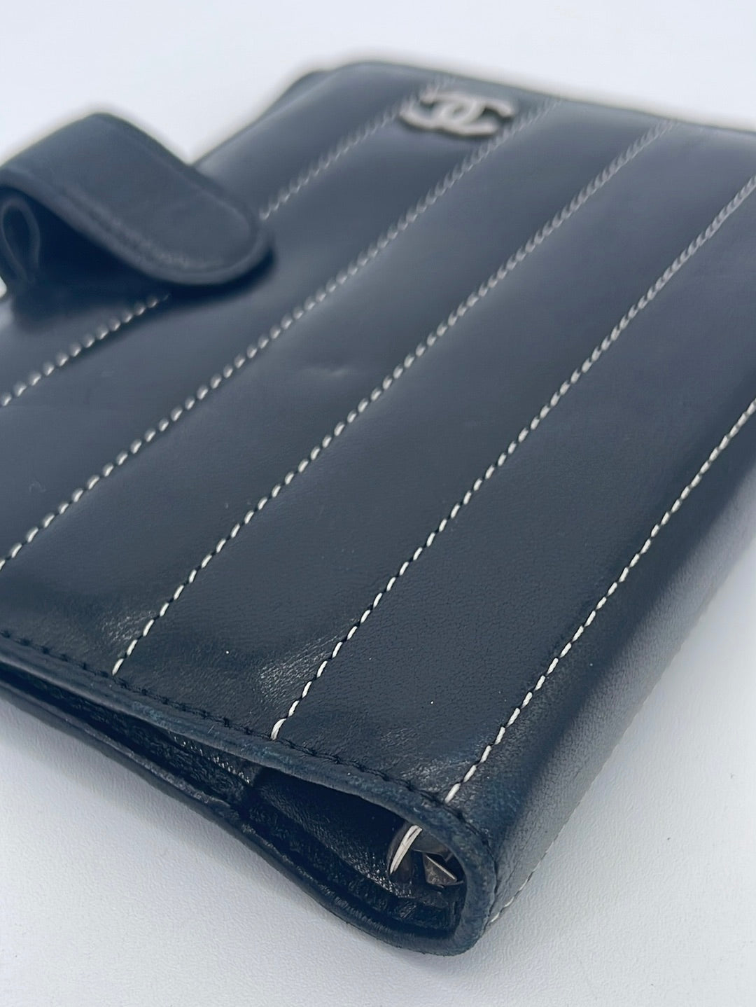 NTWRK - Preloved CHANEL Black Leather Agenda Notebook Cover