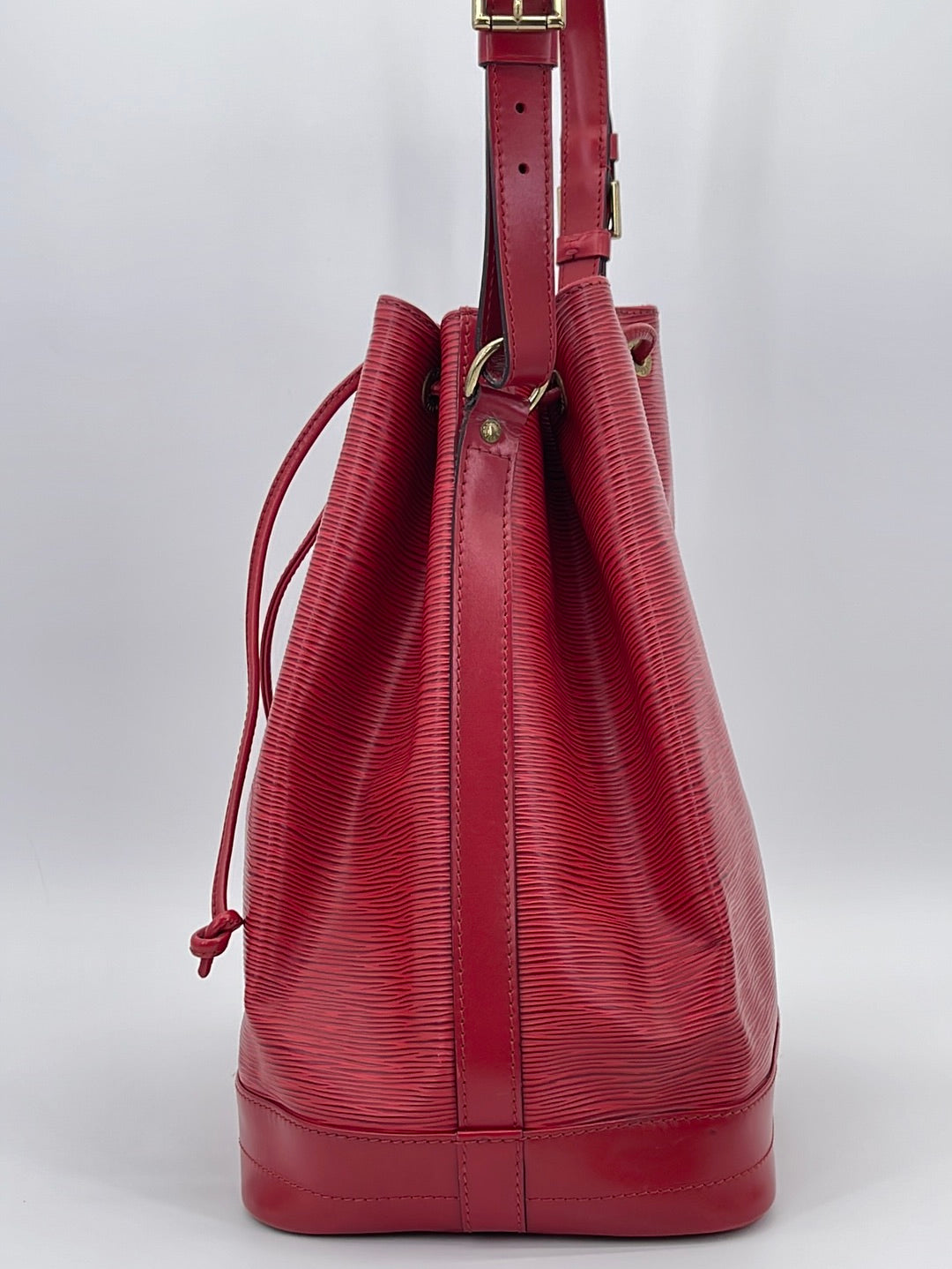 NTWRK - Vintage Louis Vuitton Petite Noe Red Epi Shoulder Bag 2GCW7WR 04