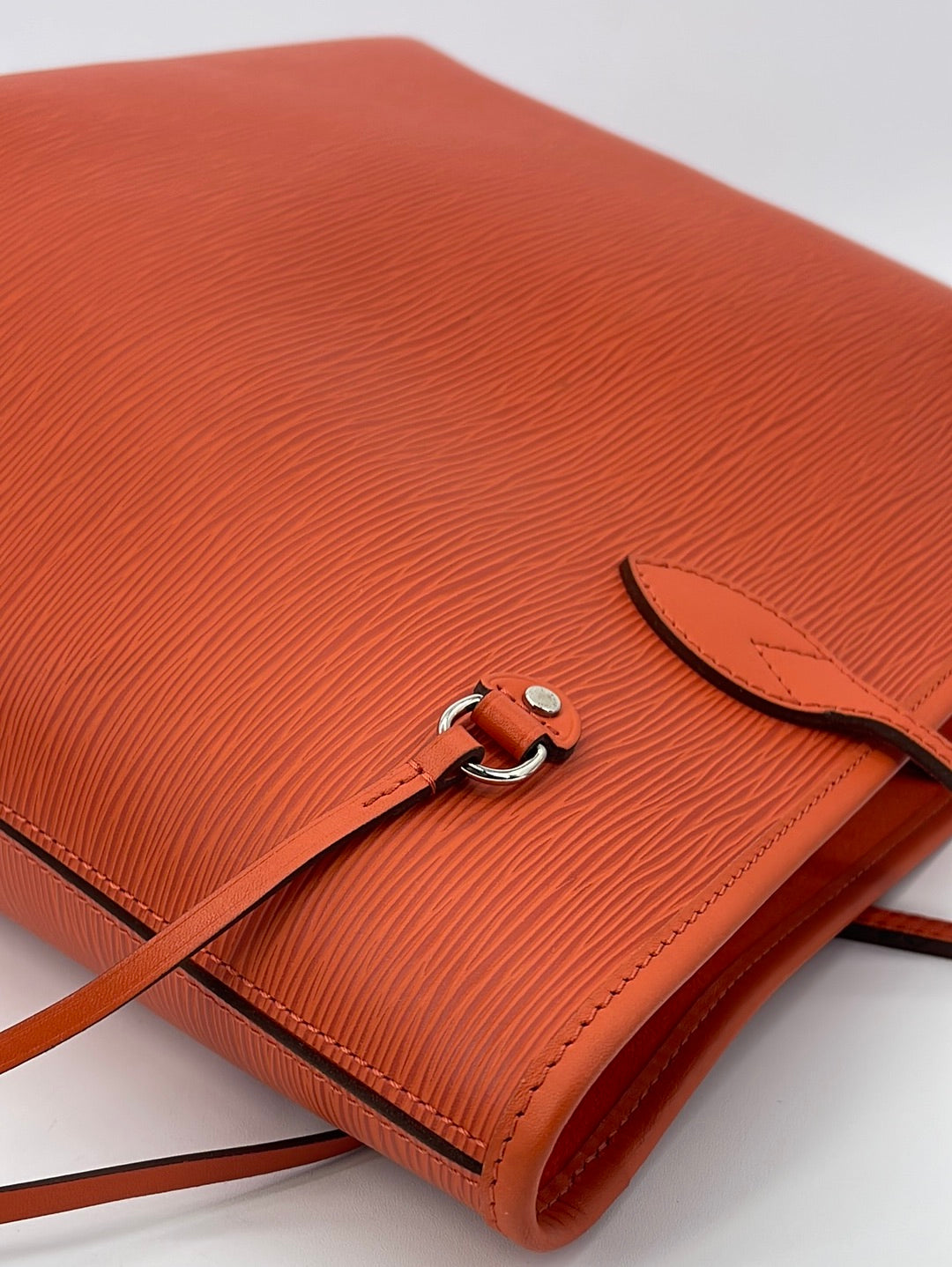 Louis Vuitton Epi Neverfull MM w/ Pouch - Orange Totes, Handbags -  LOU796666