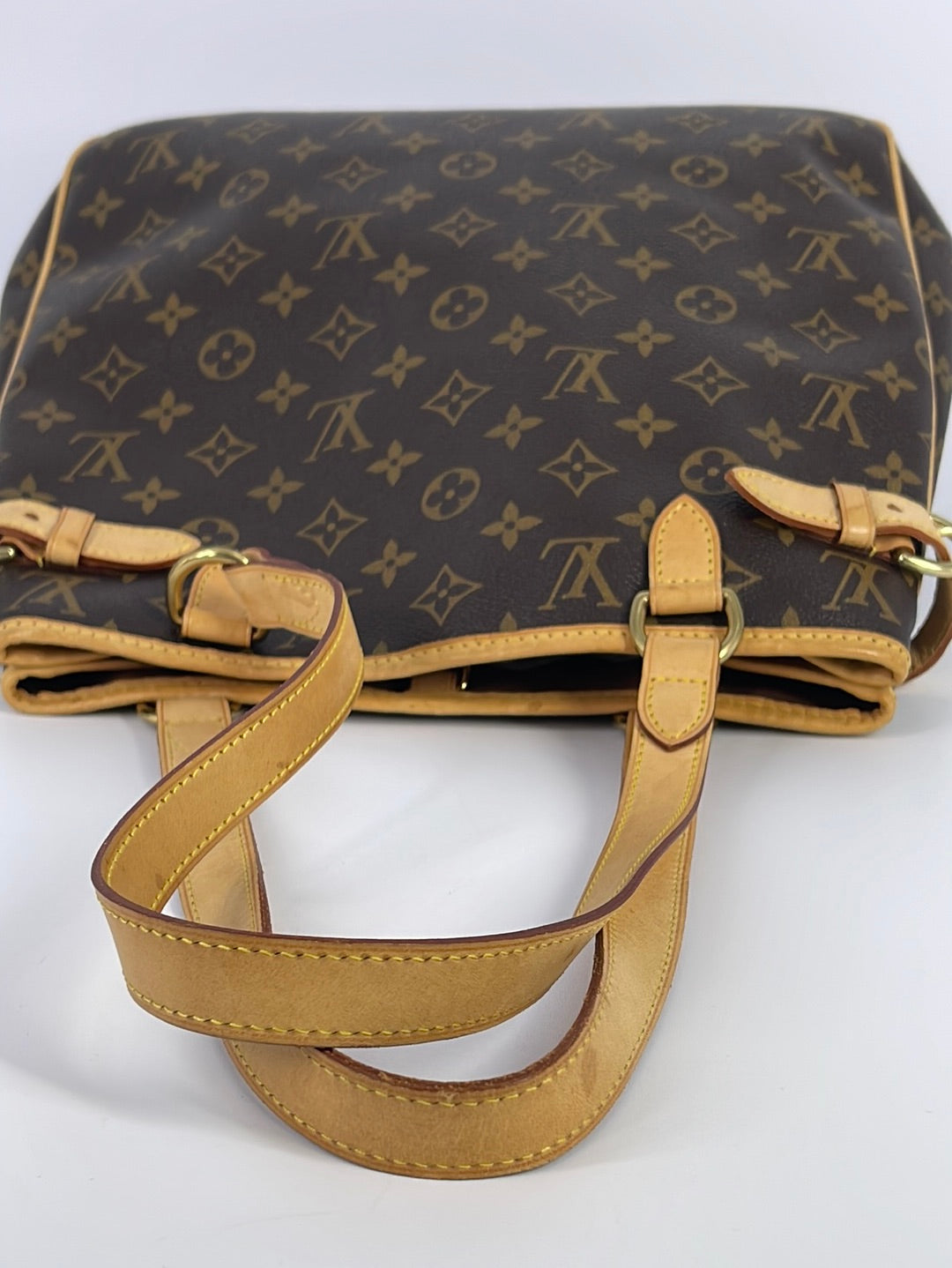 Sold at Auction: A Louis Vuitton Monogram Batignolles Vertical GM handbag