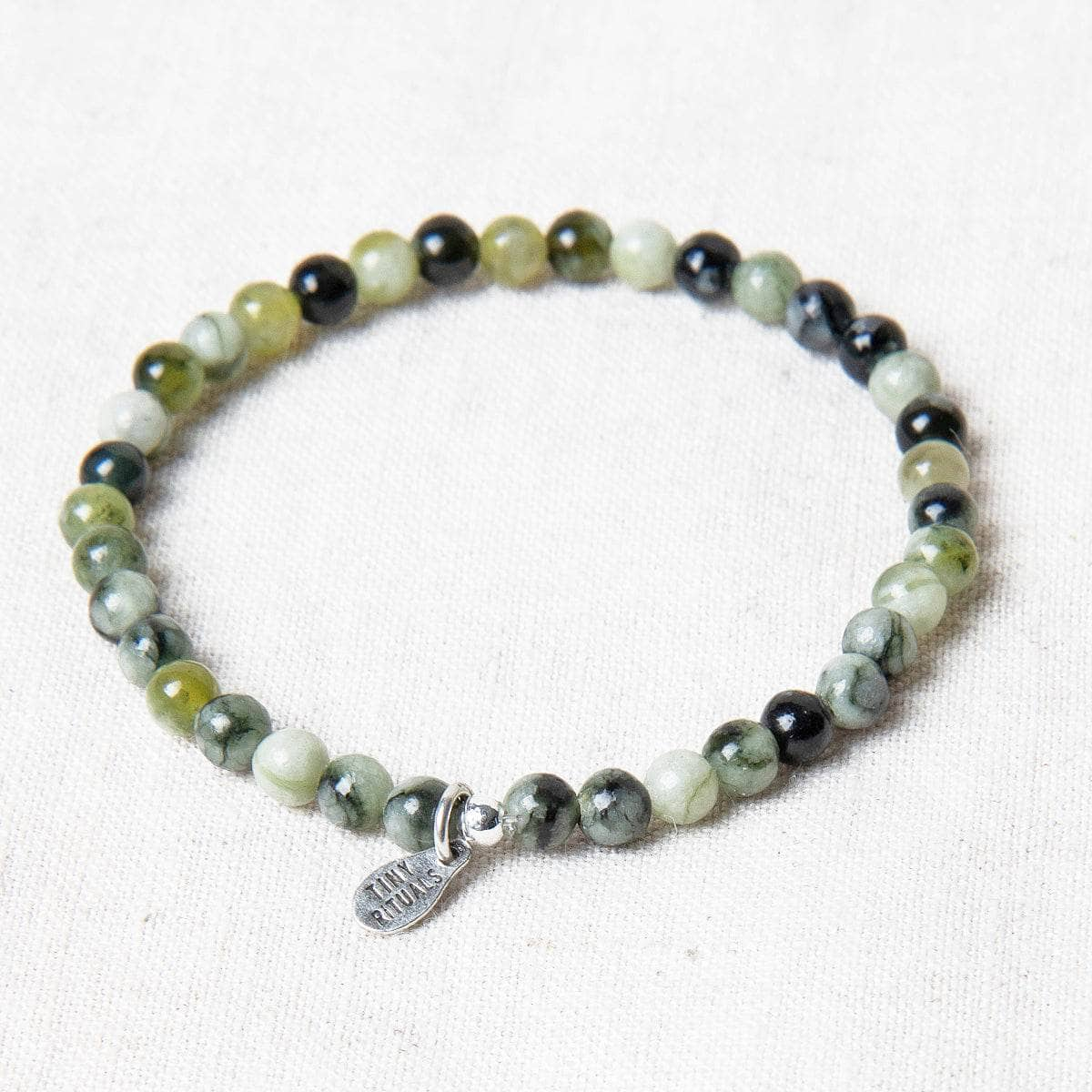 Natural Vine Flower Xiuyu Jade bracelet - 4mm // Tiny Rituals