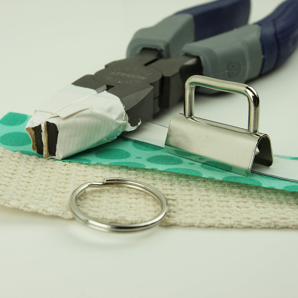 DIY Fabric Key Fob Wristlet, How to sew a Wristlet