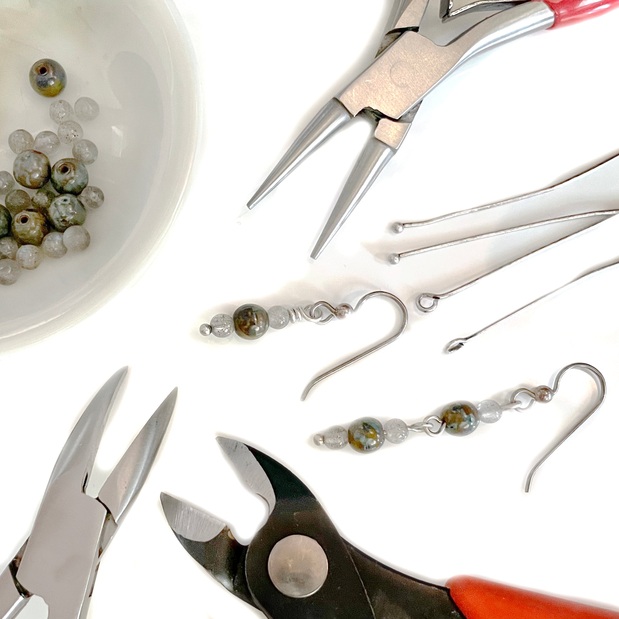 Wire jewelry making - the tools you need to start wire wrapping