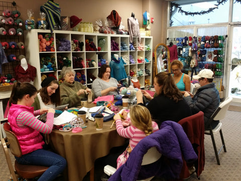 Jaelynn Willey mom and sisters knitting