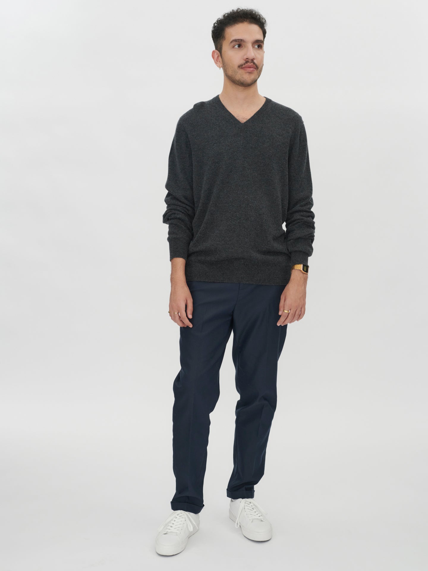 Men's Cashmere V-Neck Sweater Charcoal - Gobi Cashmere