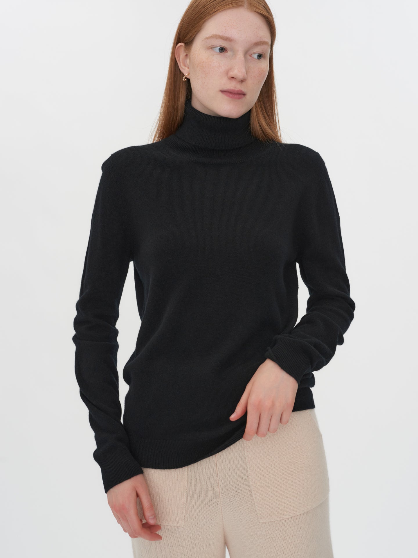 Women's Cashmere Turtle Neck Sweater Black - Gobi Cashmere