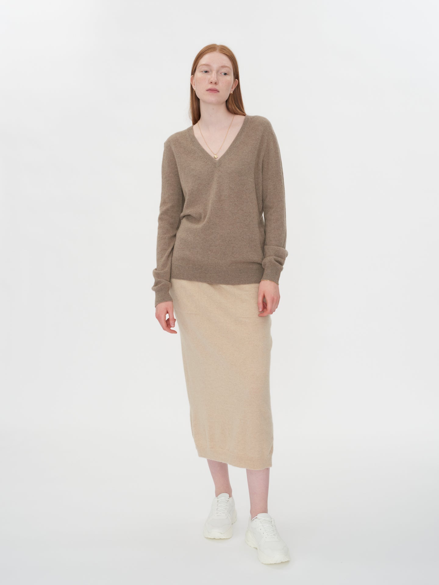 Women's Cashmere V-Neck Sweater Taupe - Gobi Cashmere