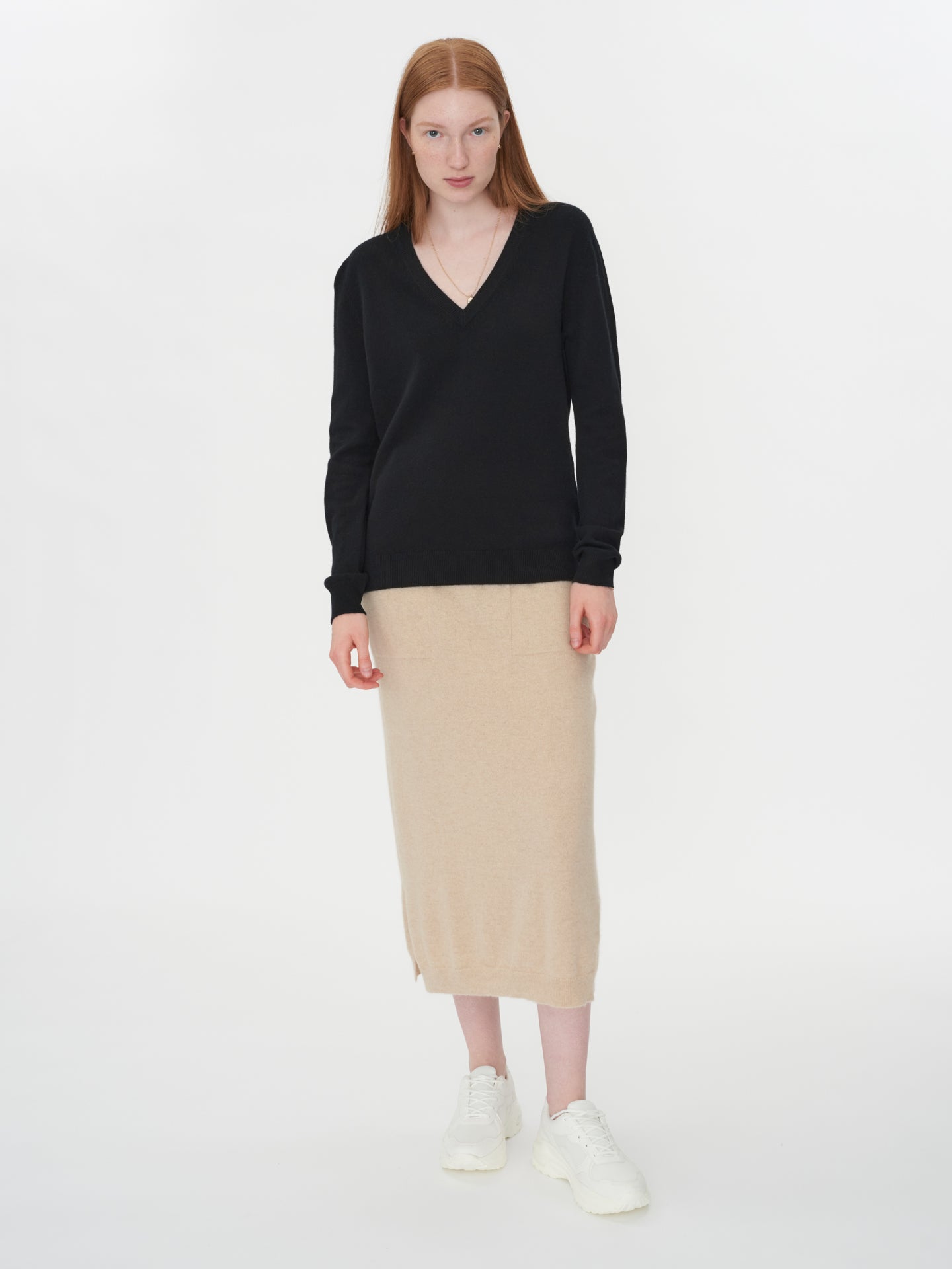 Women's Cashmere V-Neck Sweater Black - Gobi Cashmere