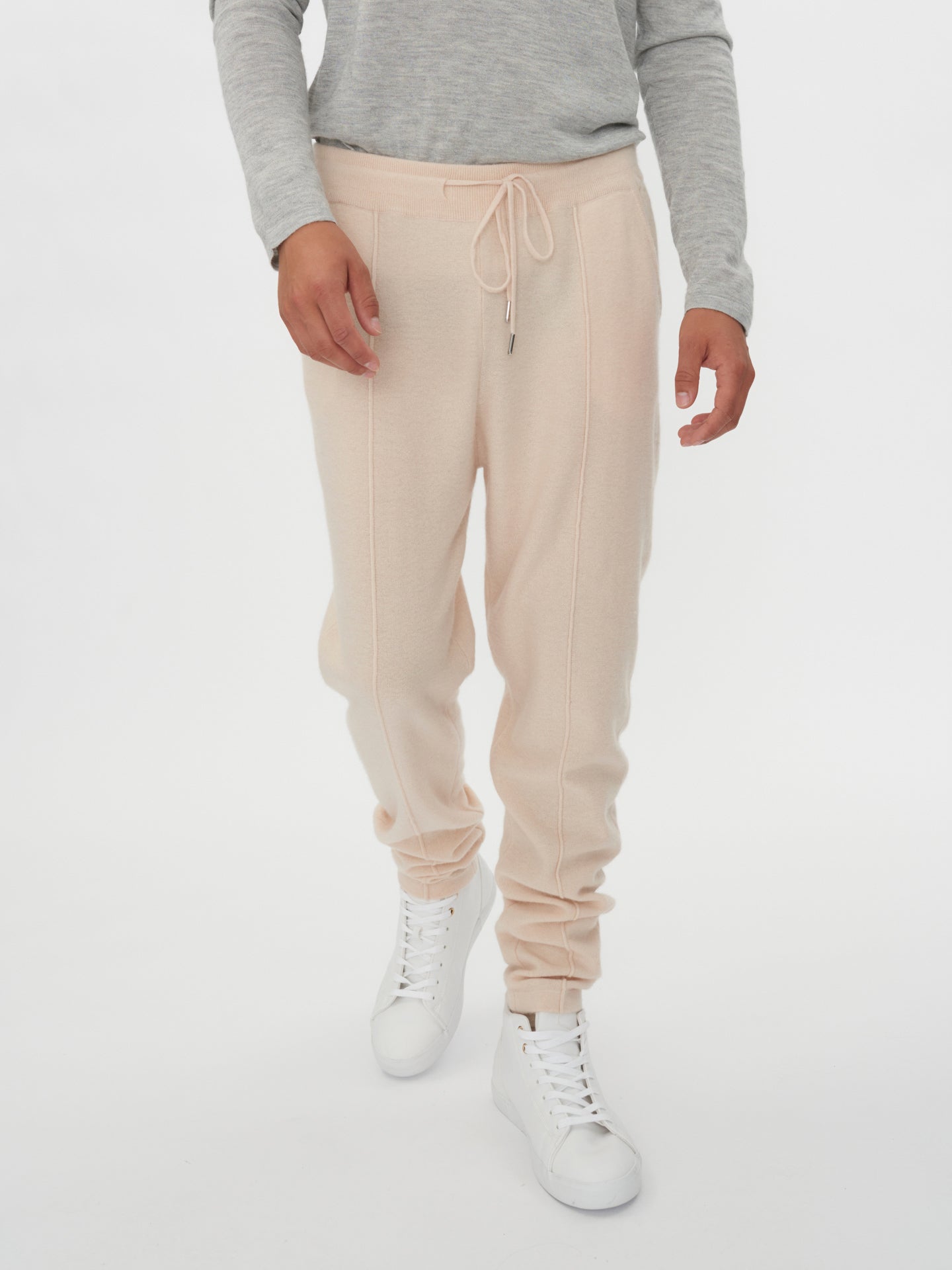 Men's Cashmere Reversed Seam Joggers Crème Brulee - Gobi Cashmere