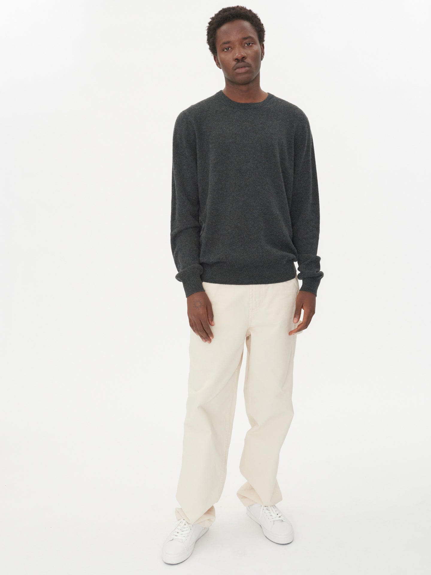 Men's Cashmere Basic Round Neck Sweater Charcoal - Gobi Cashmere