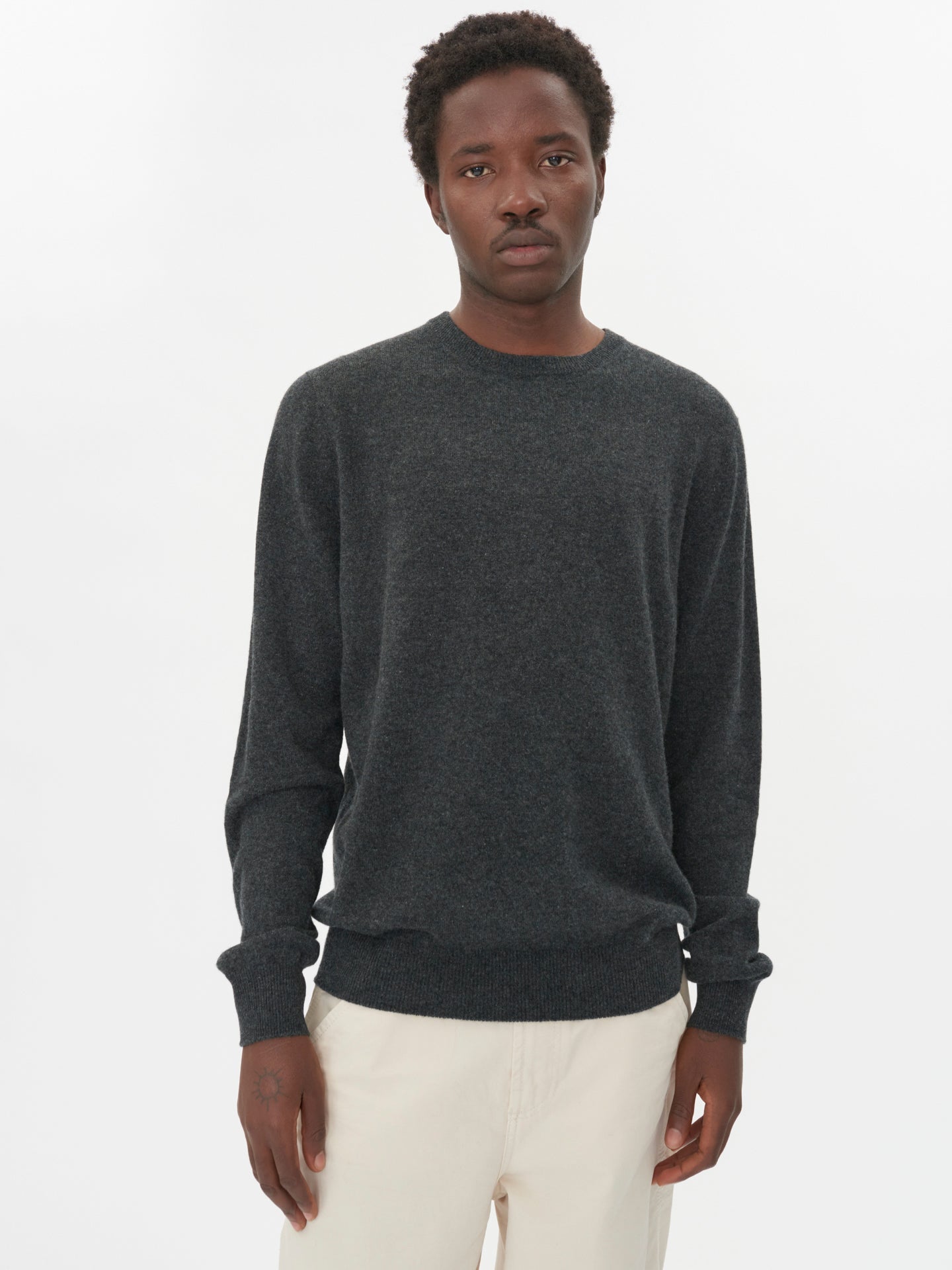 Men's Cashmere Basic Round Neck Sweater Charcoal - Gobi Cashmere