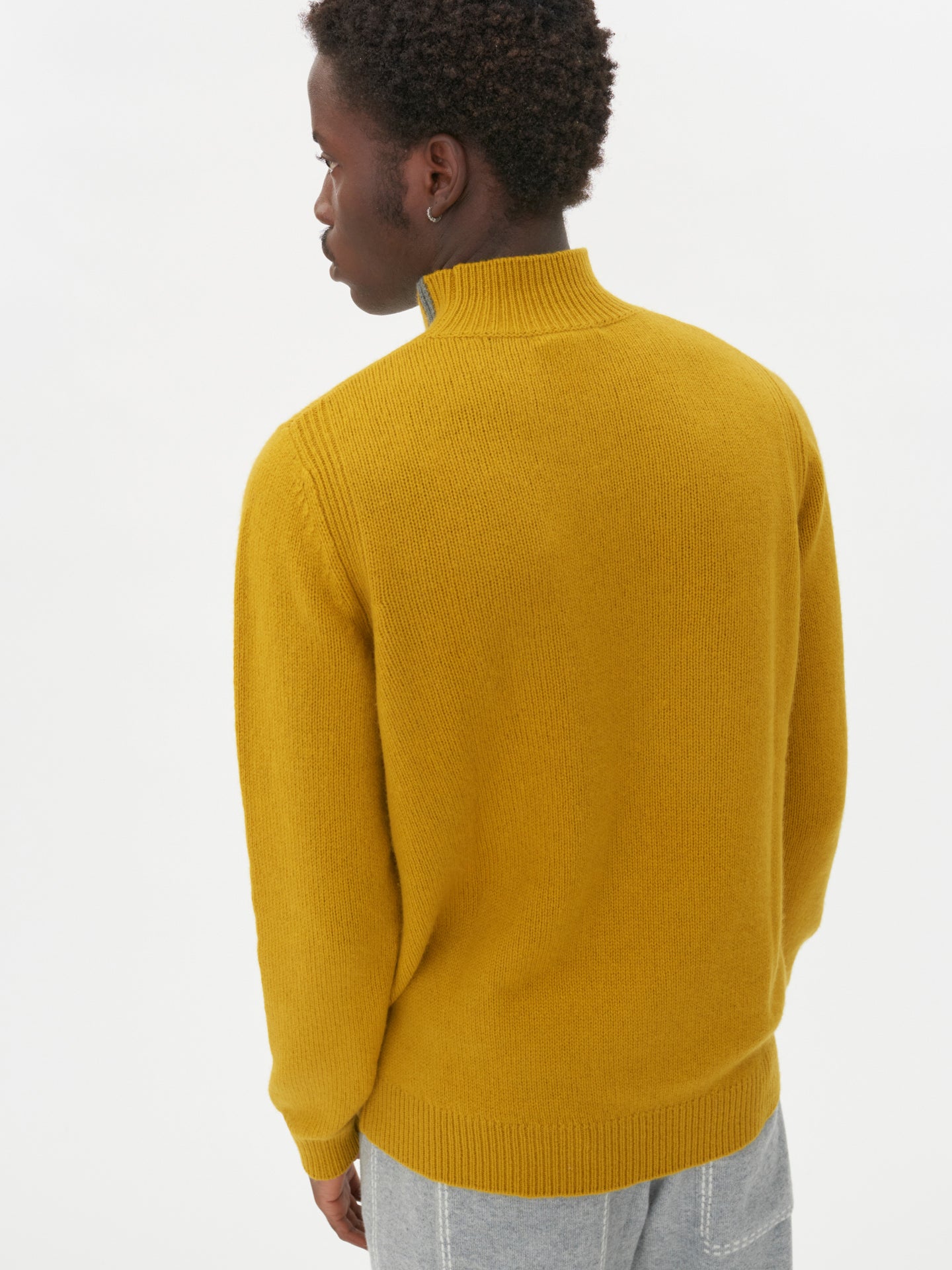 Men's Cashmere Colour Tipped Collar T-Neck Lemon Curry - Gobi Cashmere