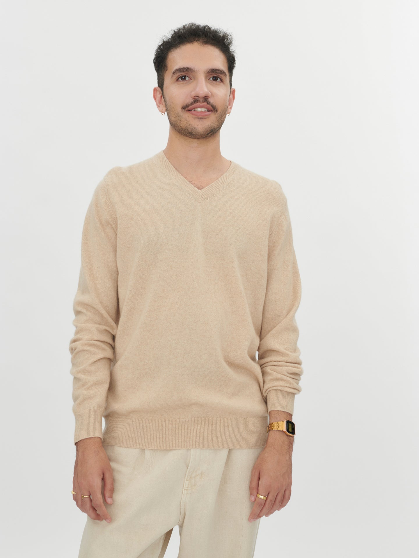 Men's Cashmere V-Neck Sweater Beige - Gobi Cashmere