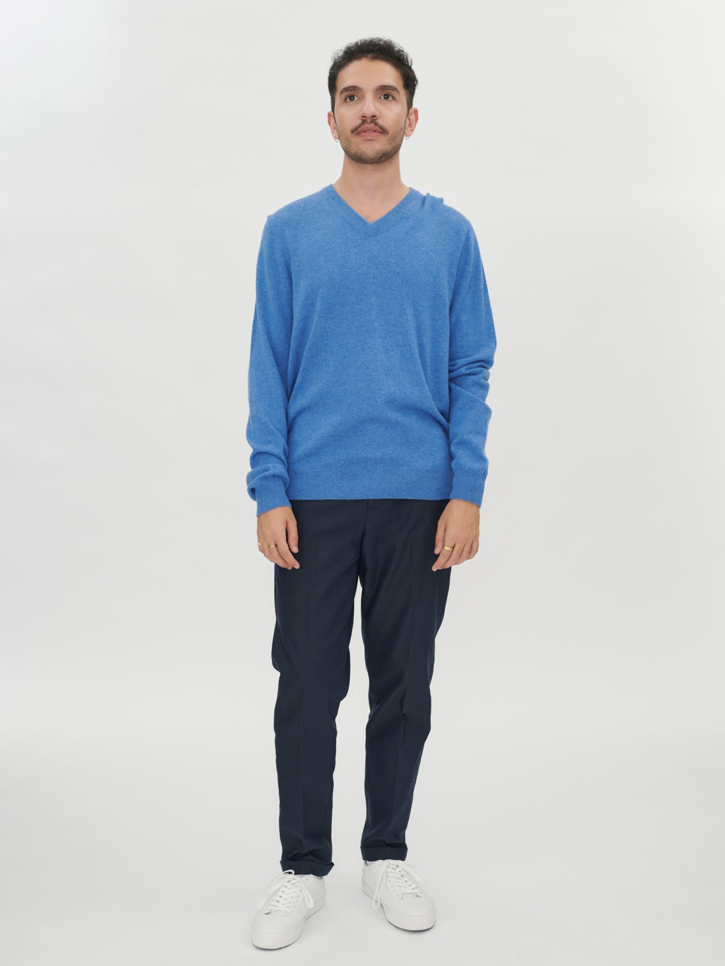 Men's Cashmere V-Neck Sweater Blue - Gobi Cashmere