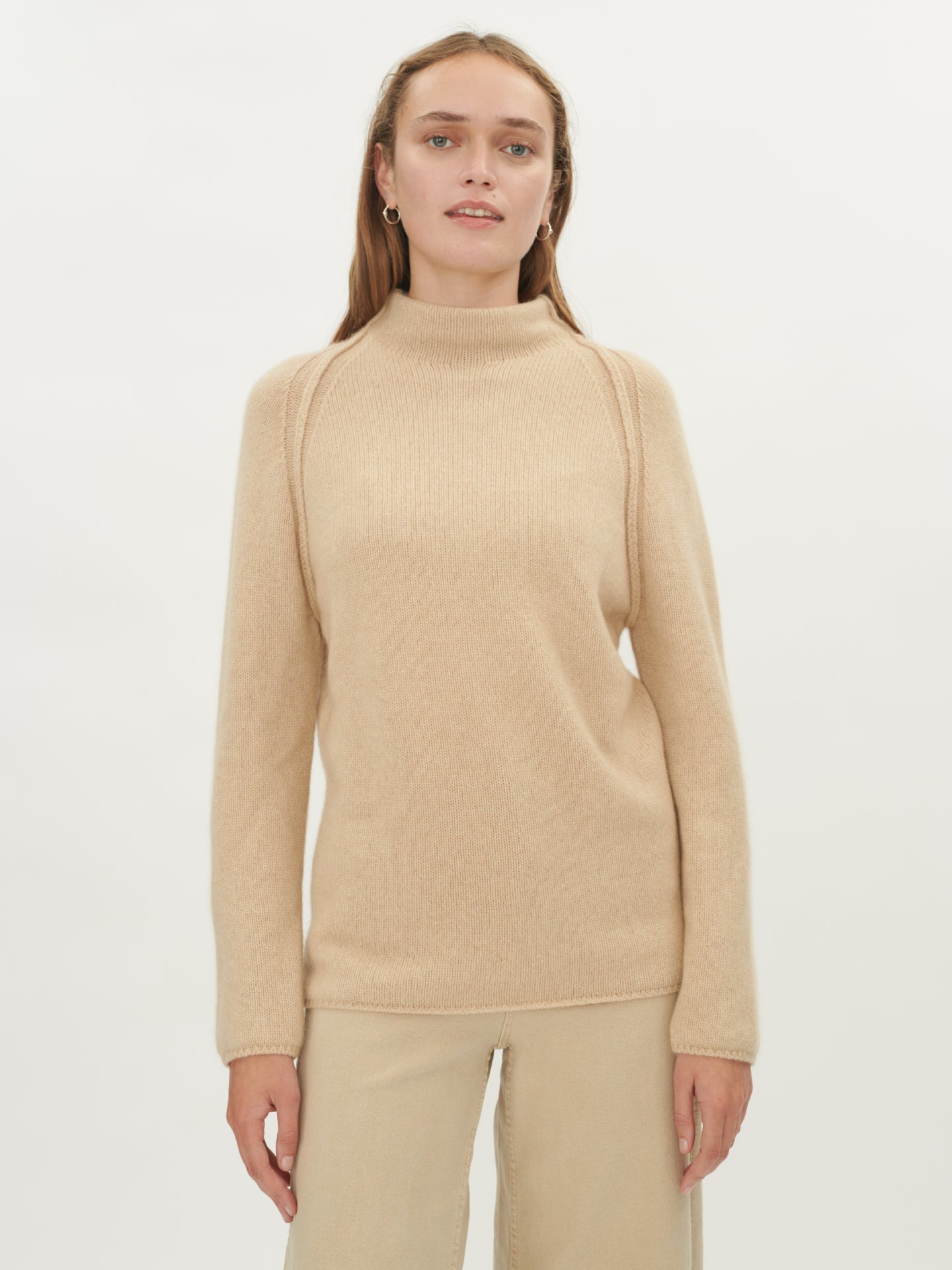 Women's Cashmere Raglan T-Neck Beige - Gobi Cashmere