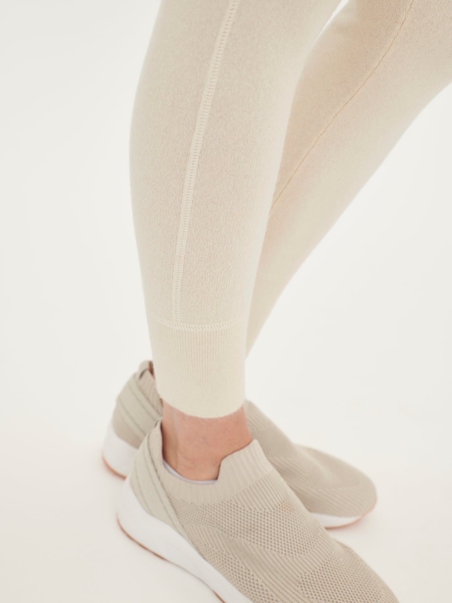 Organic Colour Cashmere Tight-Fit Leggings