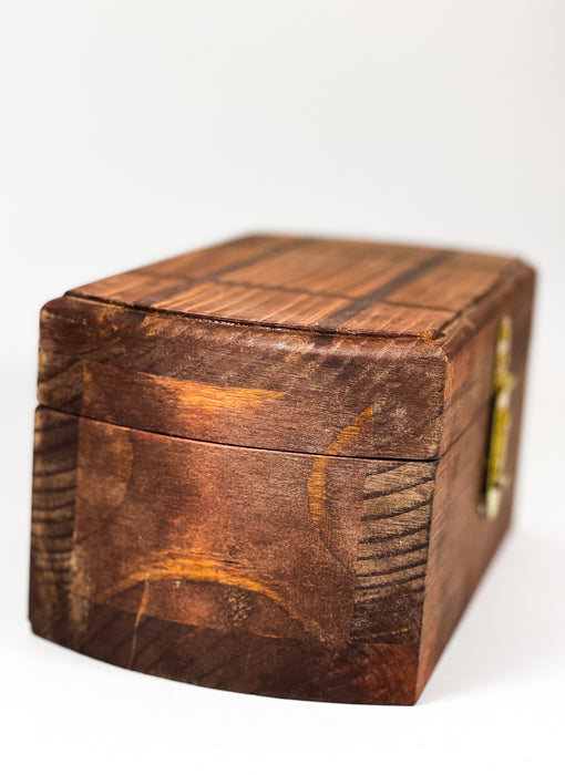 wooden recipe box, lidded box wood, wood keepsake box, solid wood box, dovetail jointed antique box