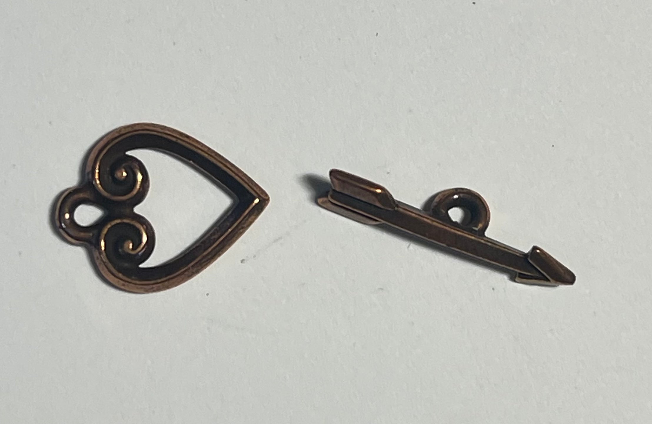 Toggle clasp copper heart and arrow 1 set