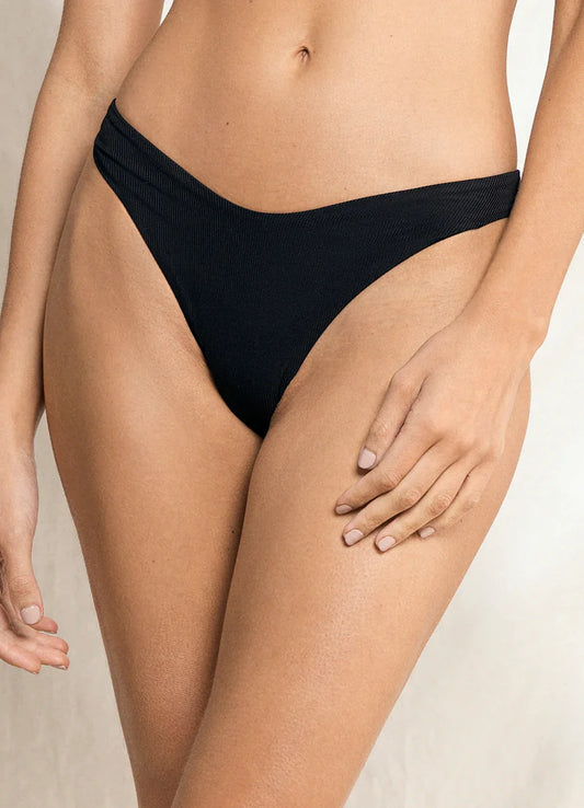 Black Sapphire Victory V Wire Bralette Bikini Top – The Bikini Shoppe