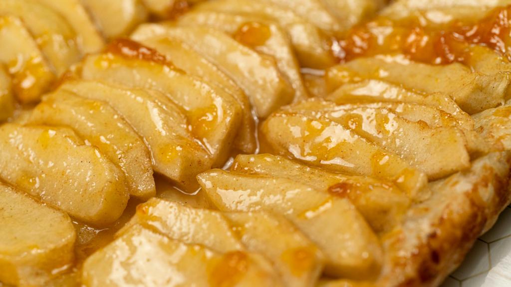 macro view of apple tart