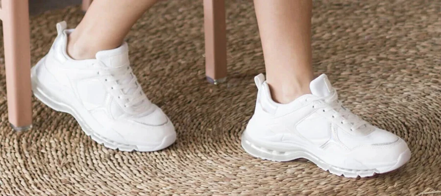 combinar unas zapatillas blancas | Blog de VALENTiNA