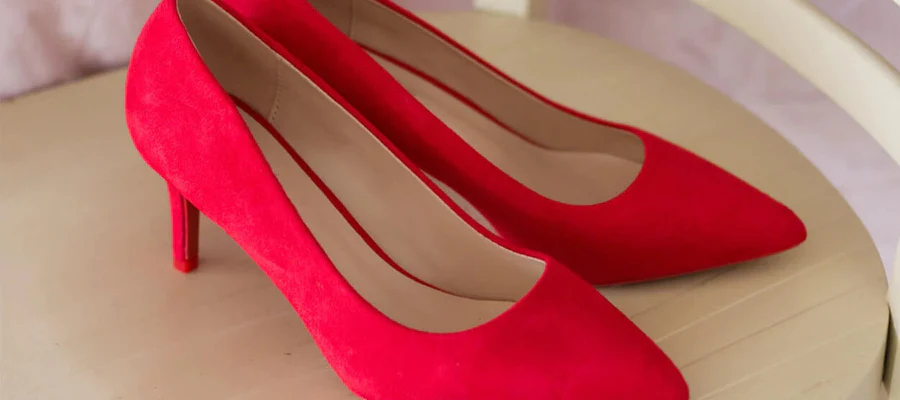 Inactivo vulgar Sastre Cómo combinar unos zapatos rojos | Blog de VALENTiNA