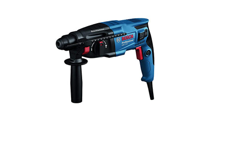 Bosch’s GBH 220 Professional rotary hammer with SDS-plus technology is the ideal compact entry-level solution for hammer drilling. Its powerful 720 W motor and 2.0 J of impact energy make for effective hammer drilling in concrete of up to 22 mm in diameter. Versatility and convincing results are safeguarded by the three-mode rotary hammer for hammer drilling, drilling, and chiselling. This compact rotary hammer offers professional Bosch hammer performance within reach.