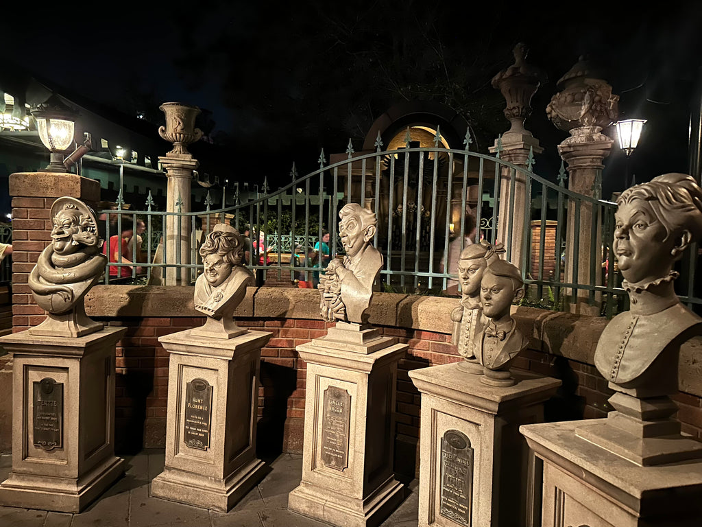 Haunted Mansion Interactive Que