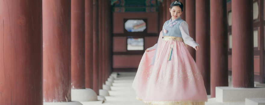 Femme portant un Hanbok