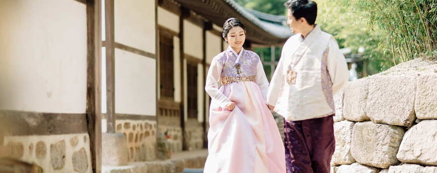 Couple portant le Hanbok