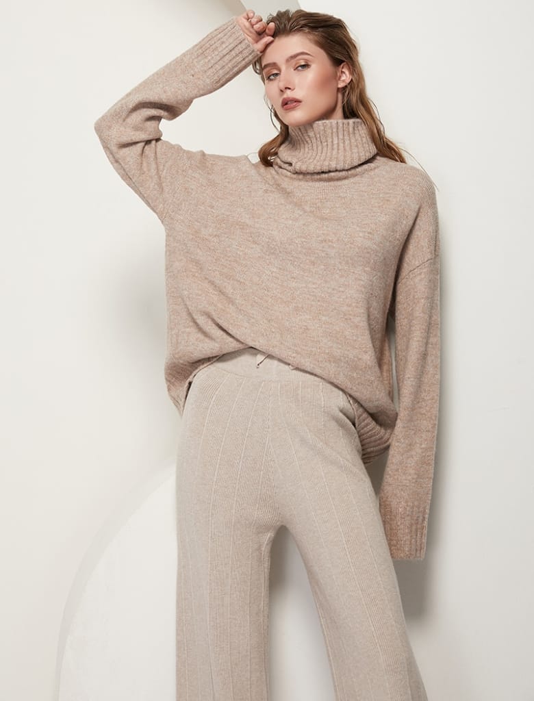 Knitted Turtleneck Cashmere Sweater / Pullover Casual Jumper with Long Sleeve