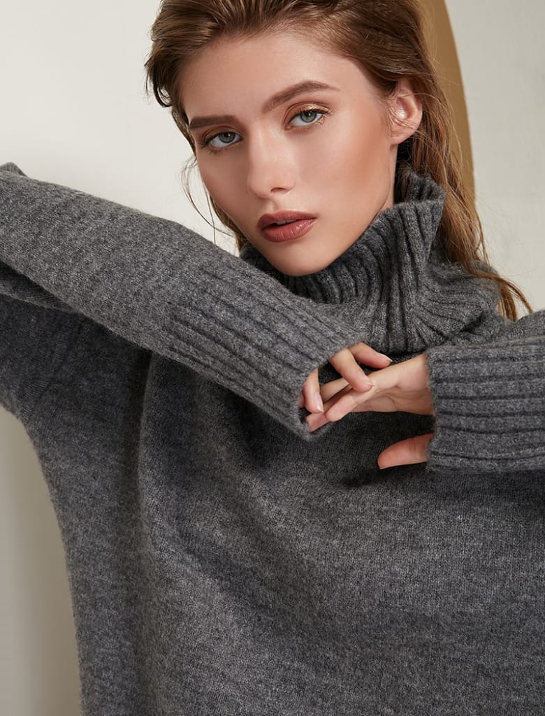 Knitted Turtleneck Cashmere Sweater / Pullover Casual Jumper with Long Sleeve