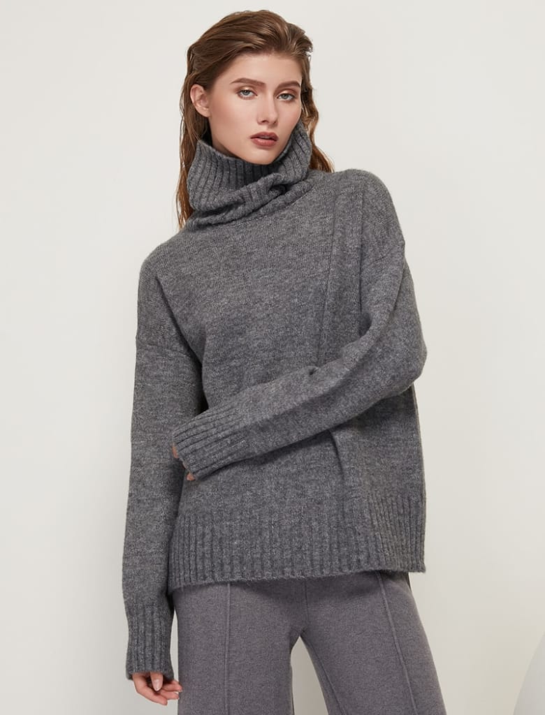 Knitted Turtleneck Cashmere Sweater / Pullover Casual Jumper with Long Sleeve